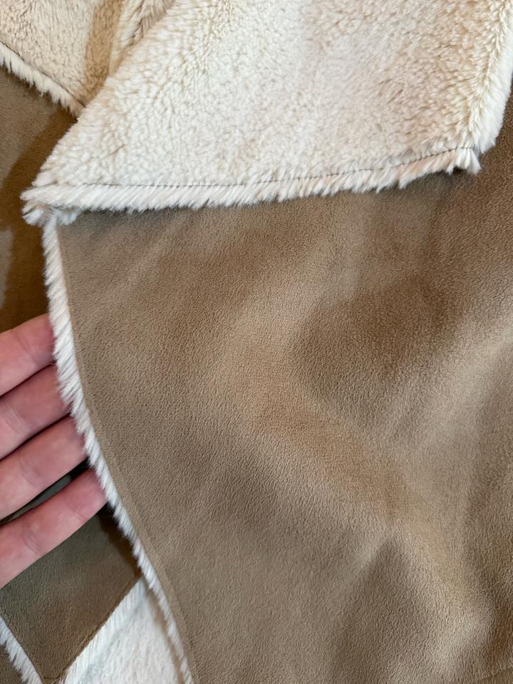 Жилетка Bershka