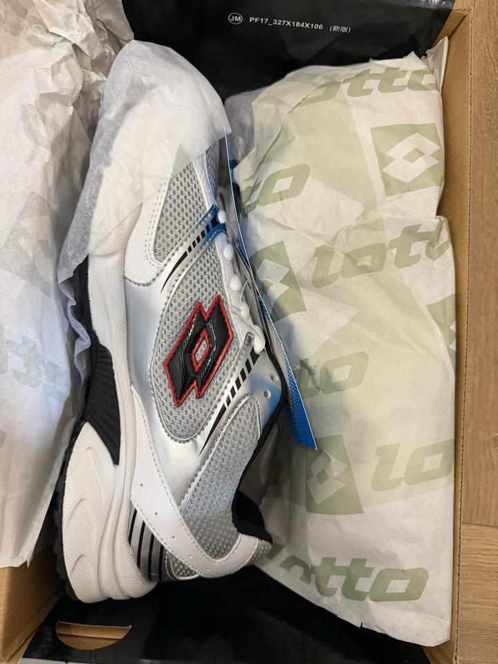 Кроссовки LOTTO,40 размера