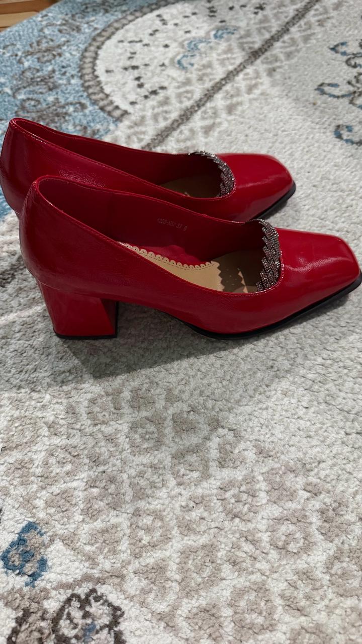 красные каблуки, 39 размер