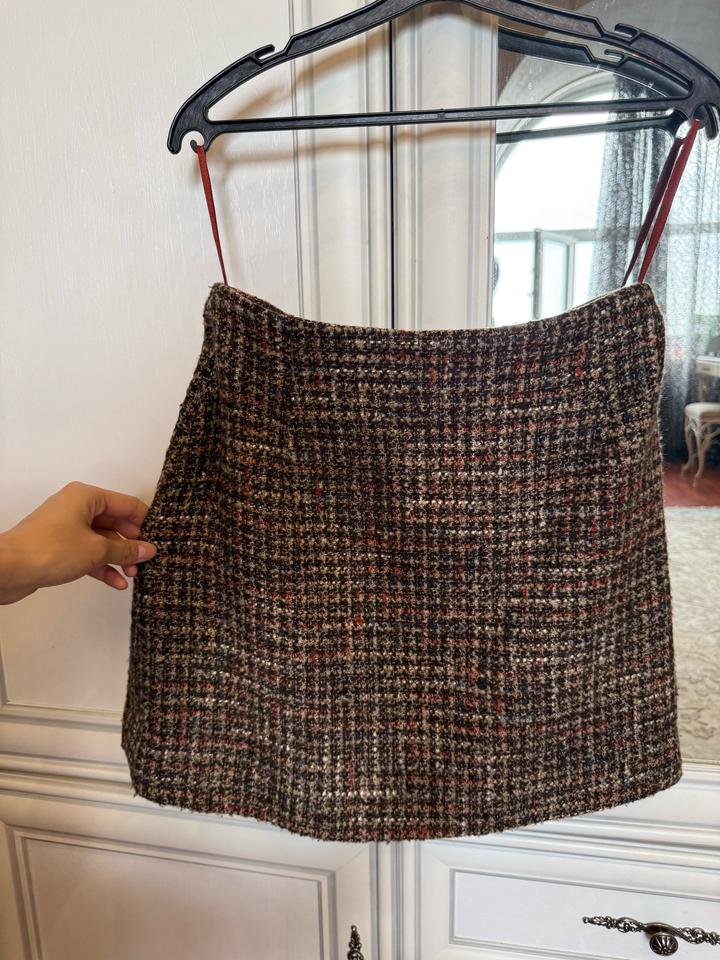 Костюм с юбкой в стиле Chanel