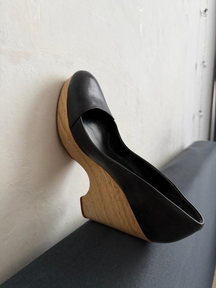 Туфли на танкетке