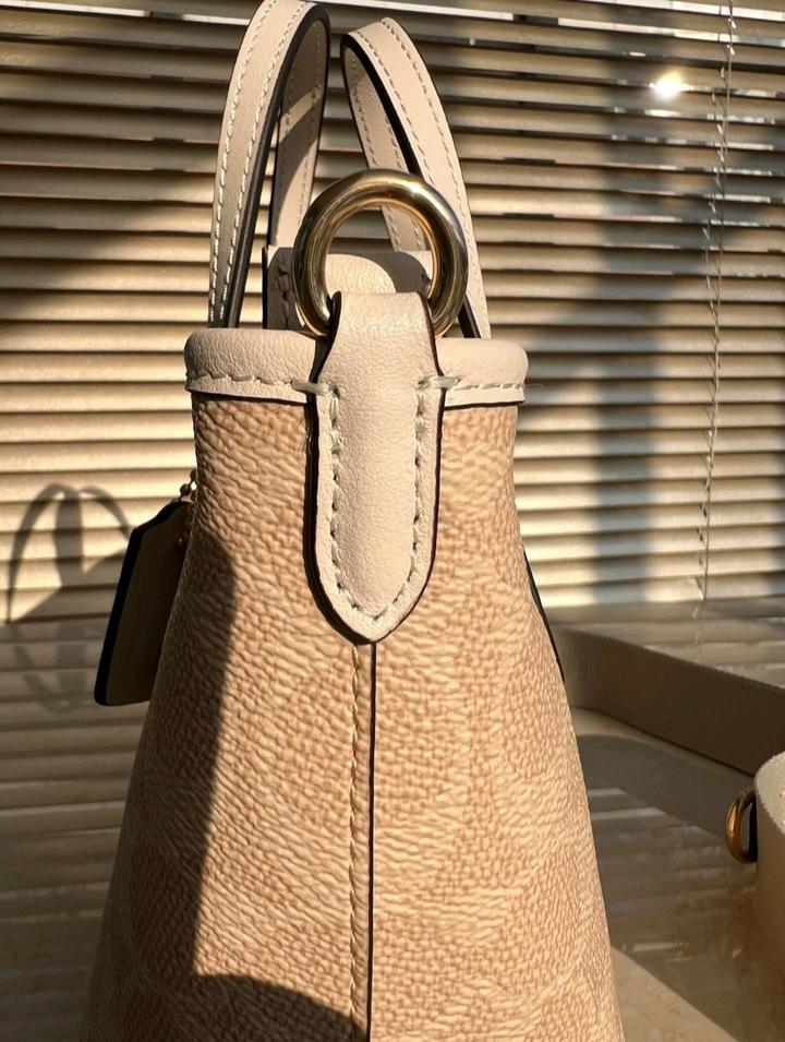 Сумочка Coach City mini, 100% оригинал, натуральная кожа, канва, широкий ремешок