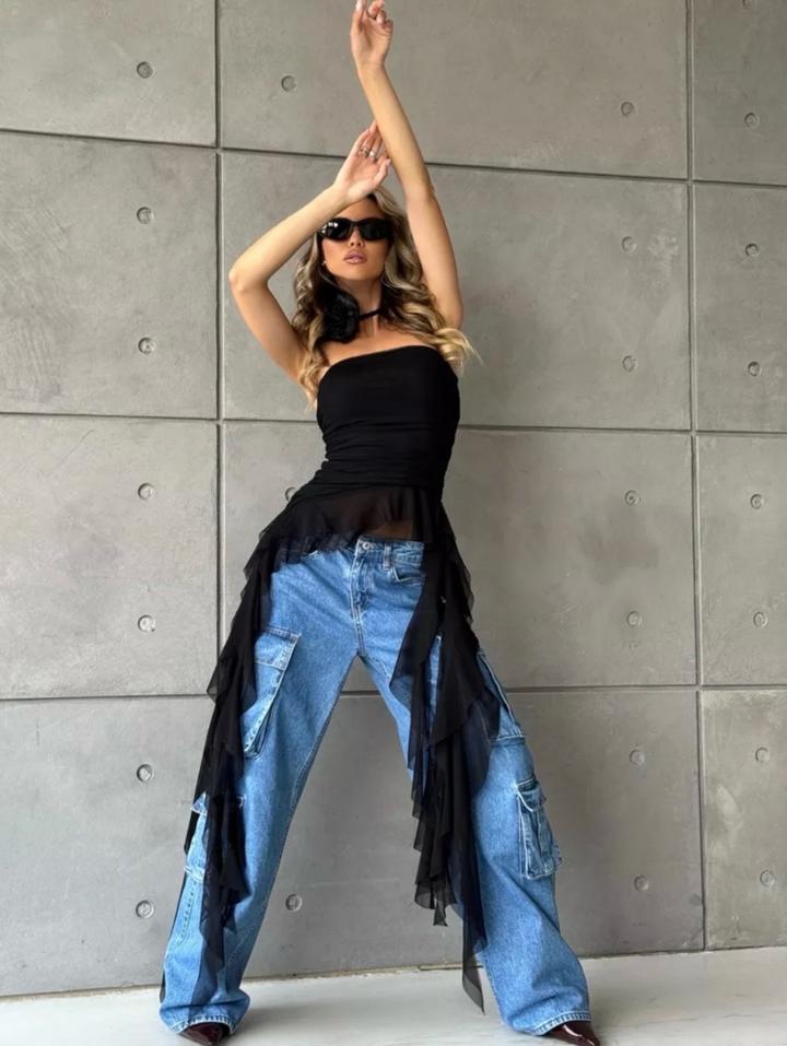 Черный топ с пышными воланами