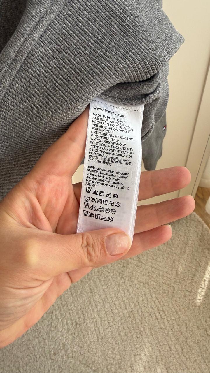 Свитер Tommy Hilfinger в размере S