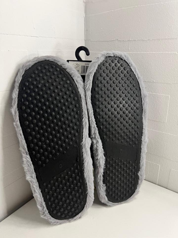 тапочки Guess