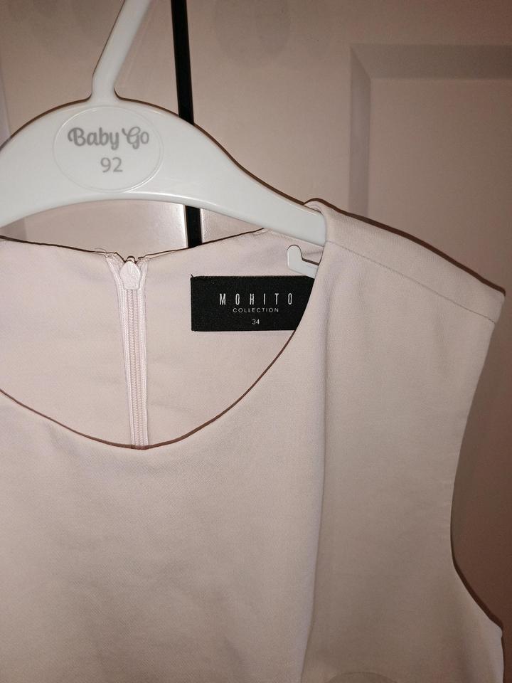 Розовое платье Mohito