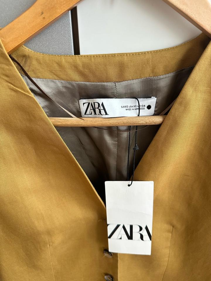 Костюм с юбкой Zara