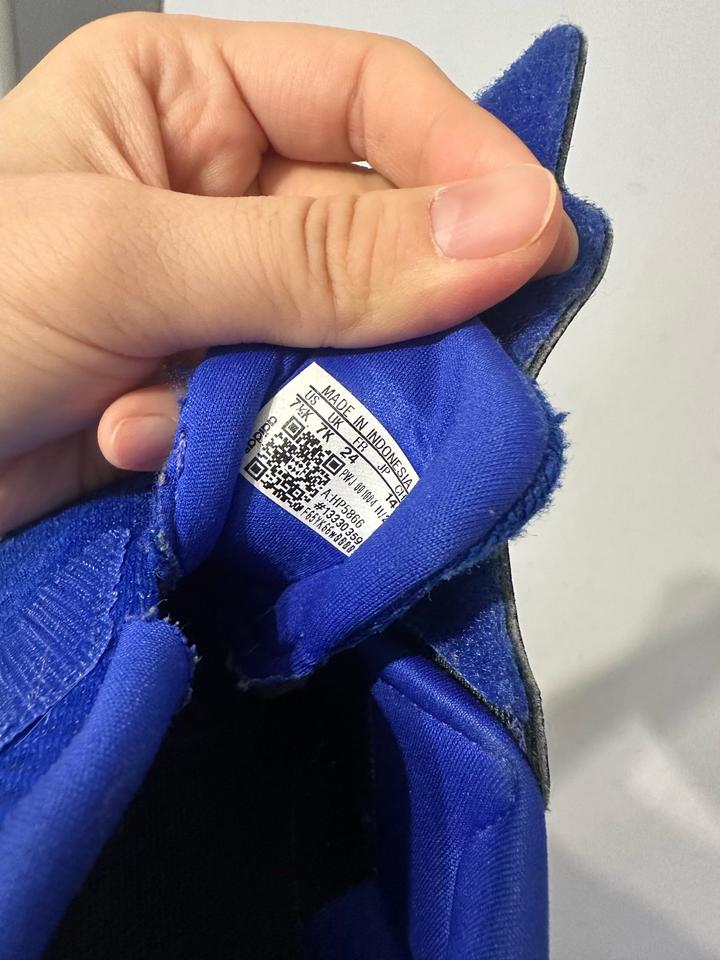 Детские кроссовки Адидас