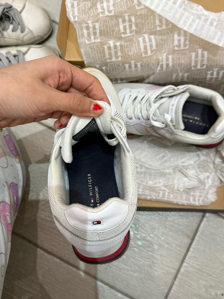 Кроссы Tommy Hilfiger 37р
