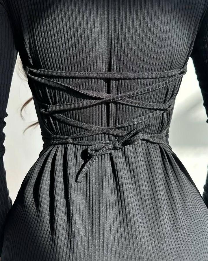 Платье на завязках сзади