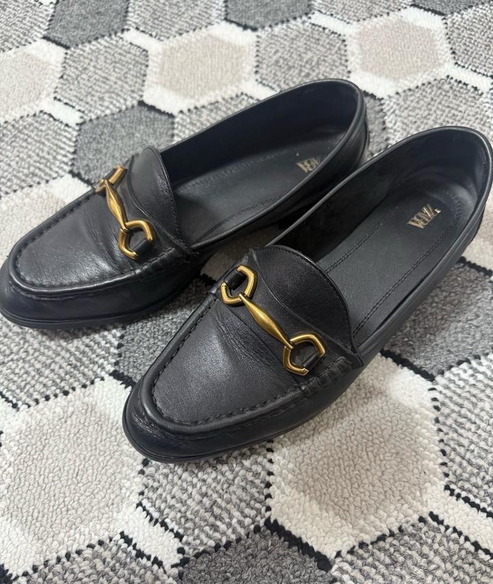 Кожаные лоферы Zara