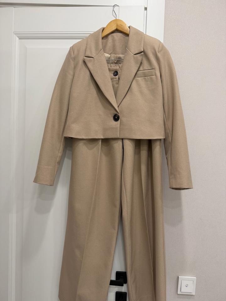 Брючный костюм