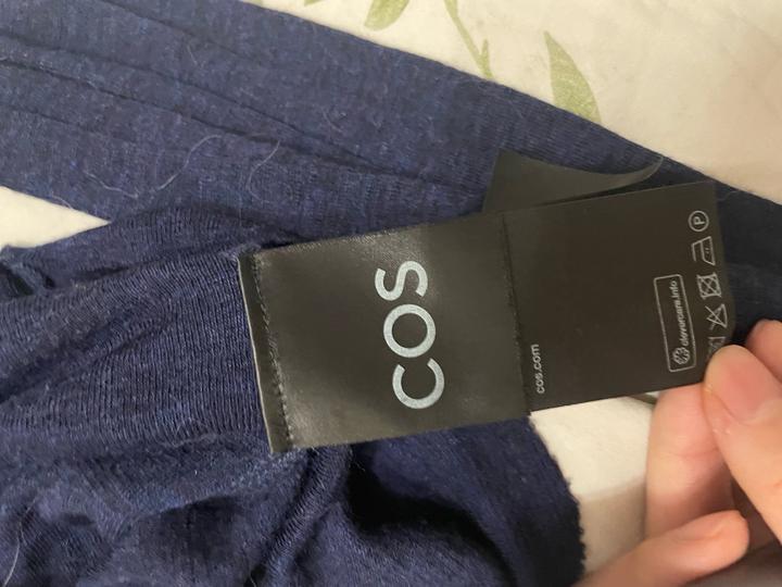 Синяя тонкая кофта COS