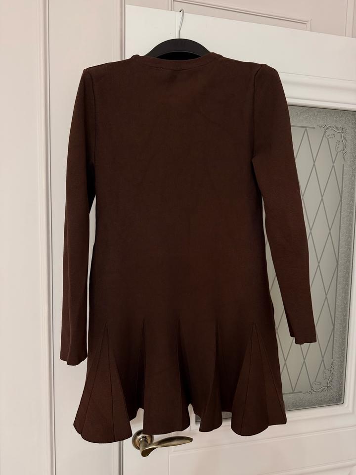 Короткое коричневое платье Zara