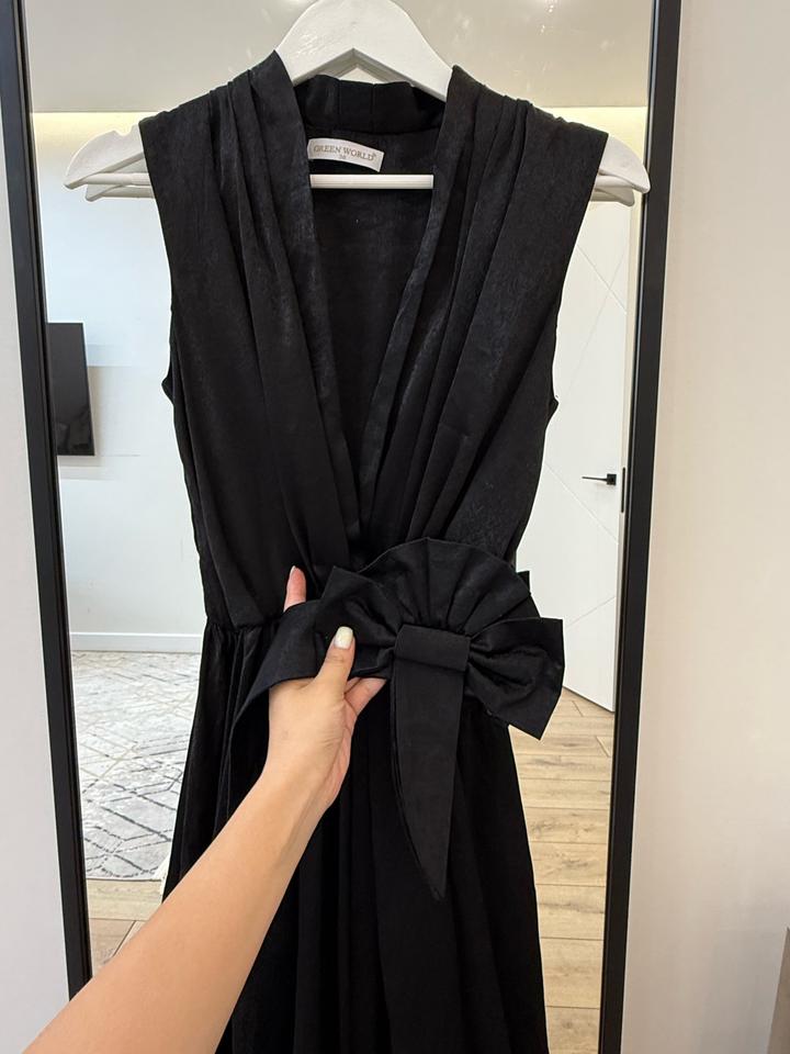 Черное платье