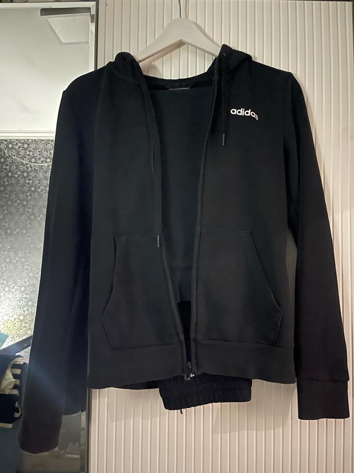 Спортивный костюм adidas