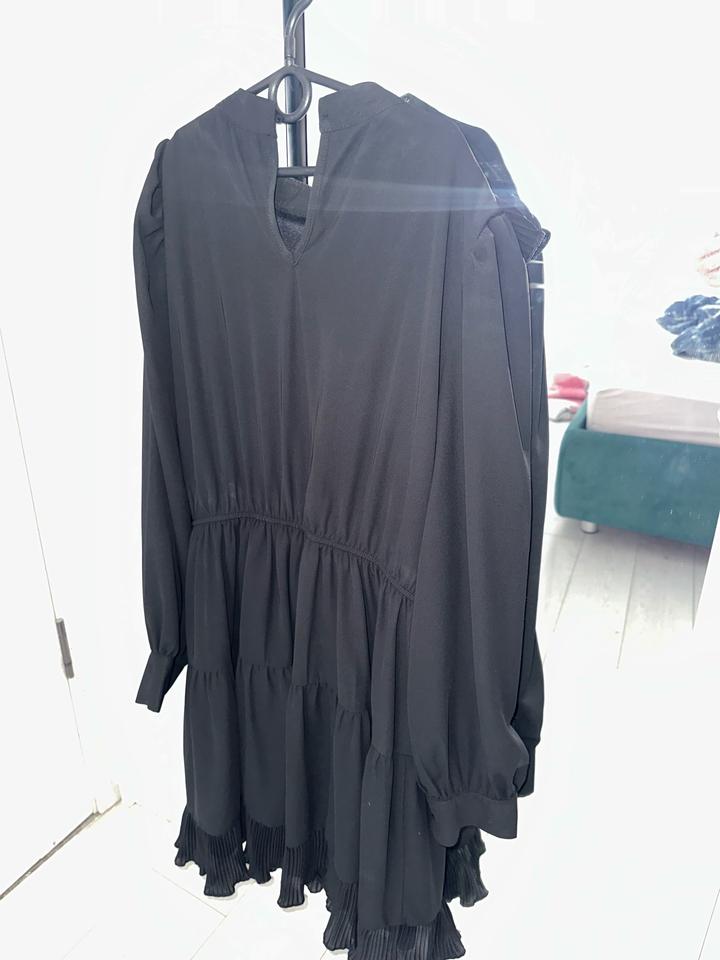 Черное платье