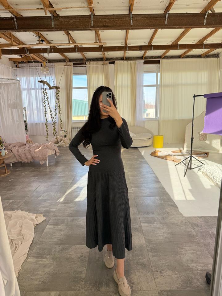 Двойка серая