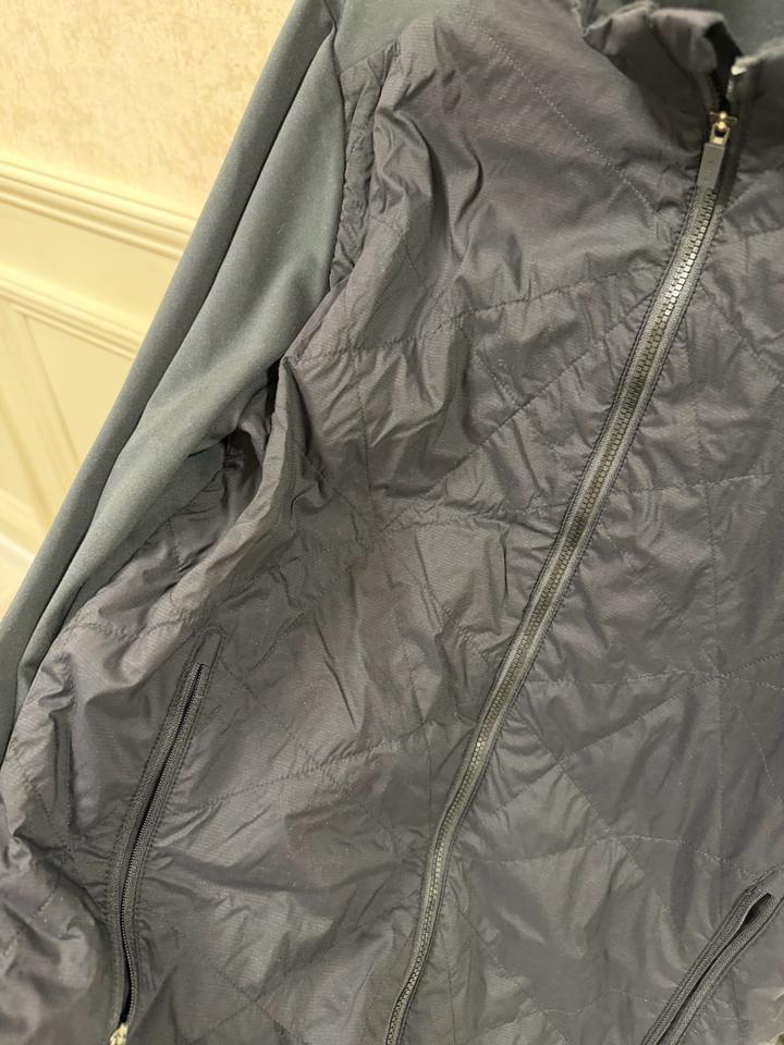 Легкая курточка (ветровка) KJus