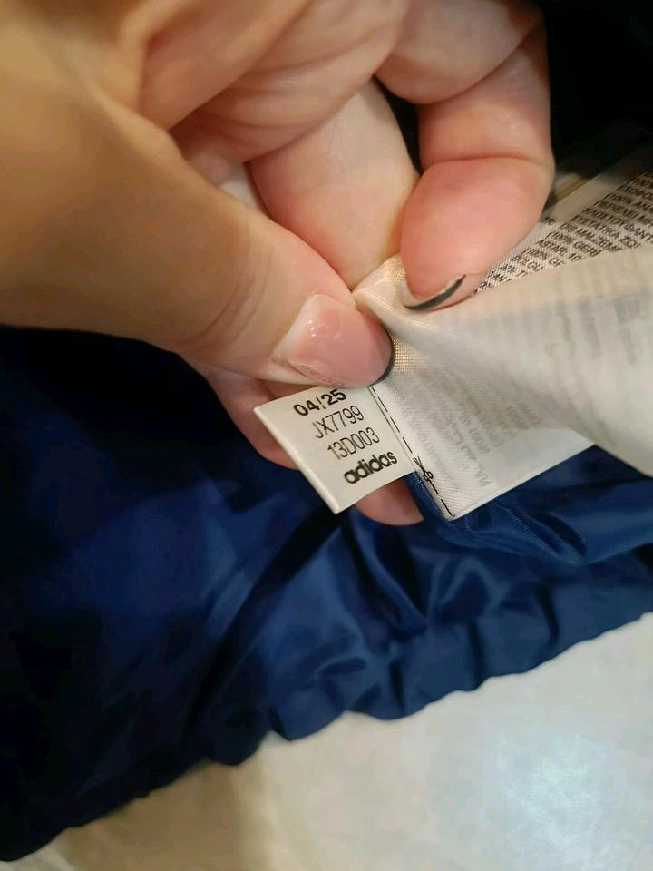 Пуховик новый Adidas оригинал, размер М