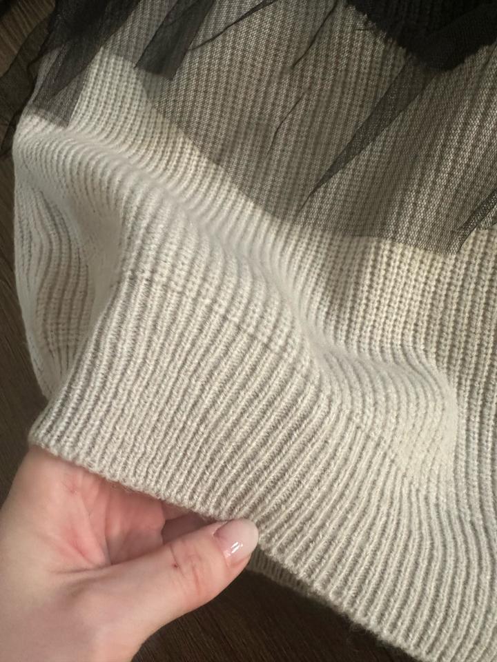 Свитер женский