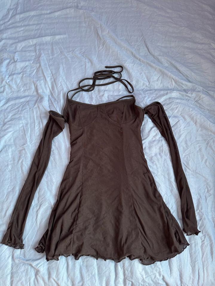 Платье черное с рукавами