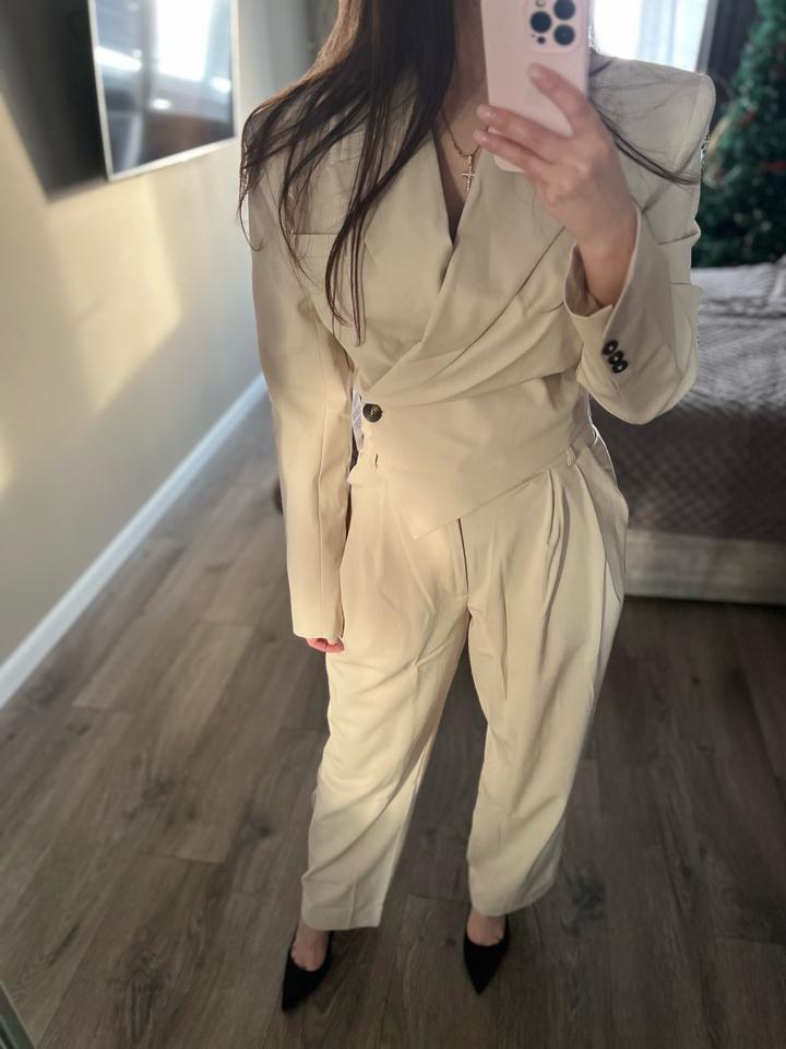 Костюм стильный женский новый