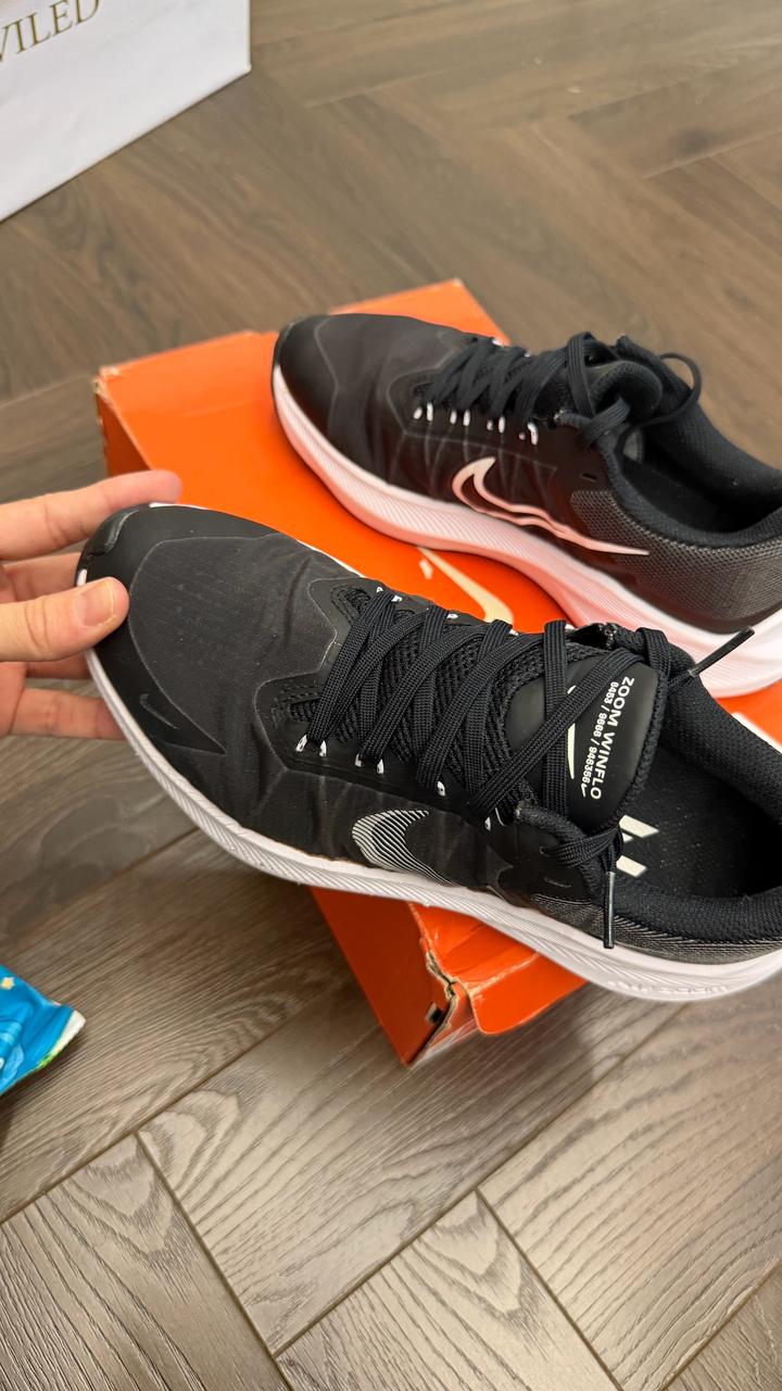 Кроссовки в зал Nike оригинал с коробкой 38 размер