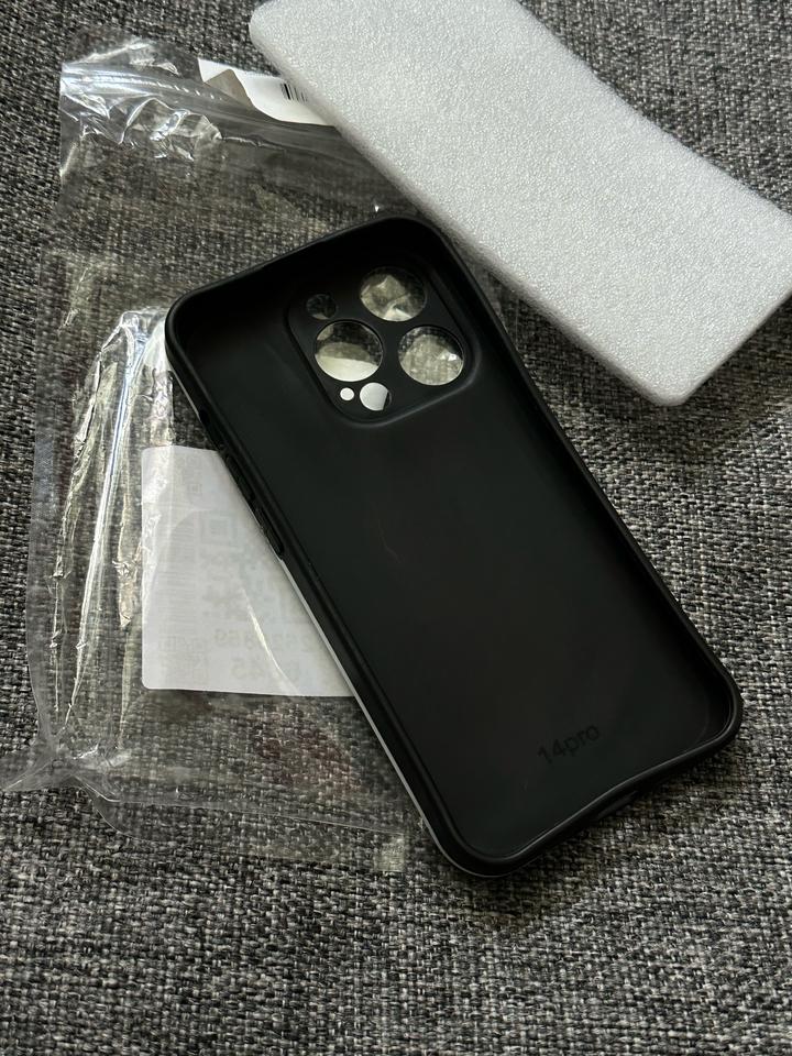 Чехол на iPhone 14 pro