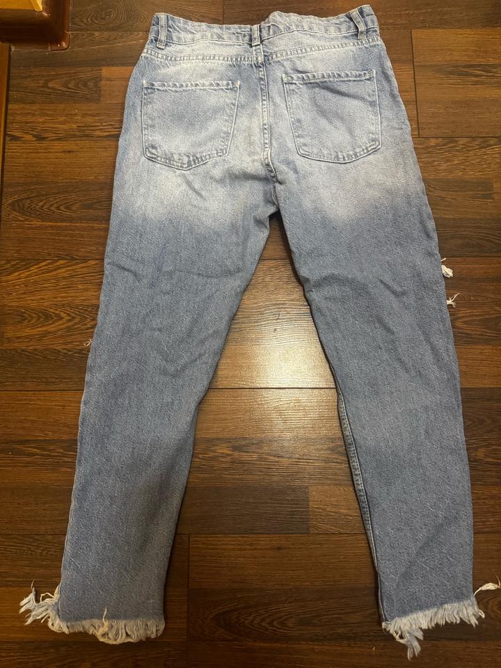 Стильные рваные джинсы PINK AIR