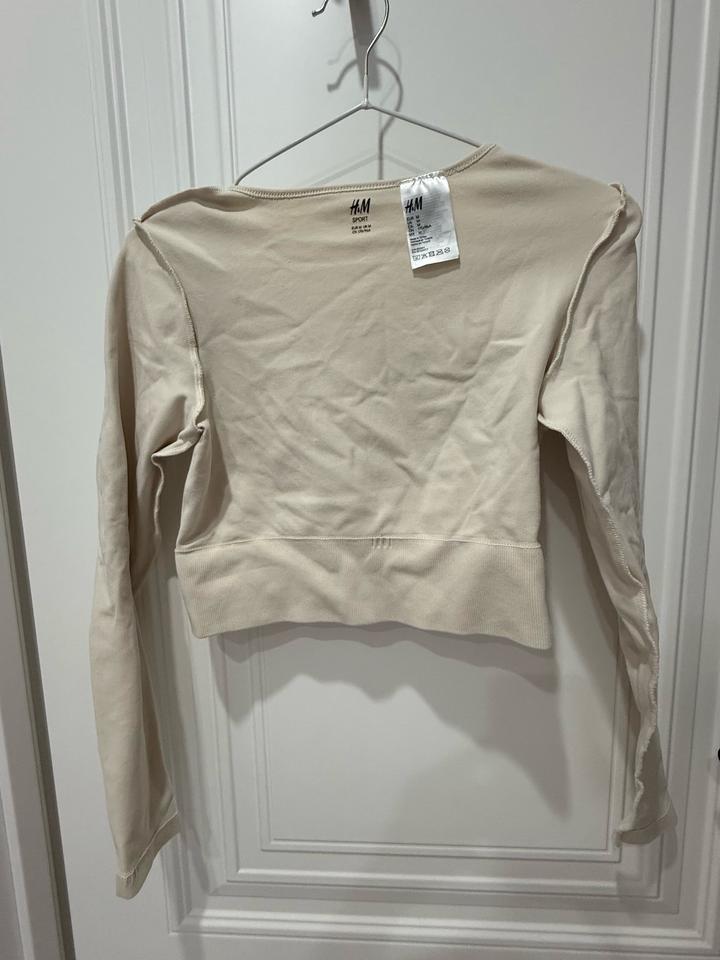 Топ от H&M