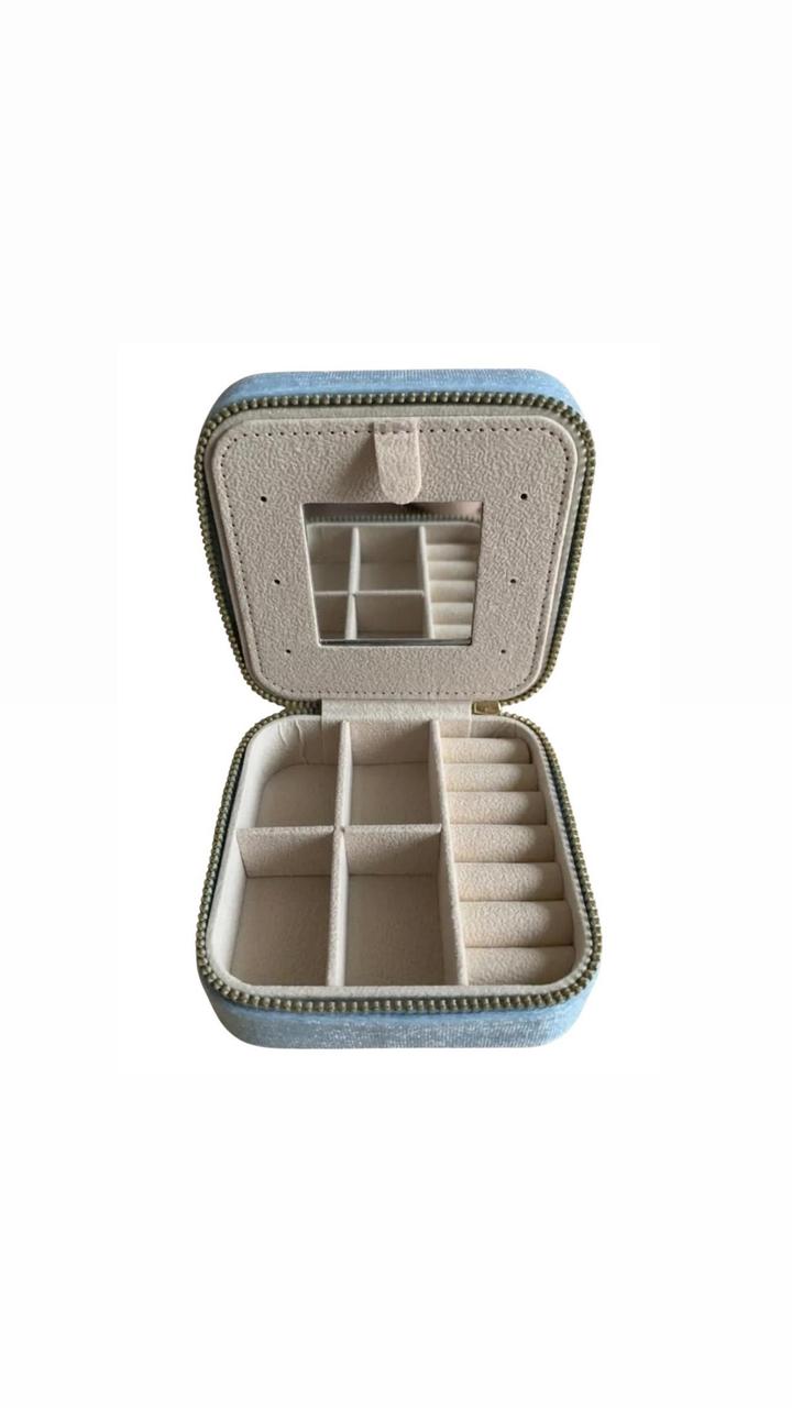 Новая шкатулка для украшений с вышивкой зайчика