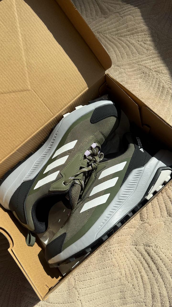 Adidas женские кроссовки