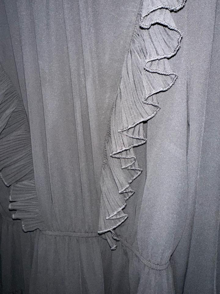 Черное платье