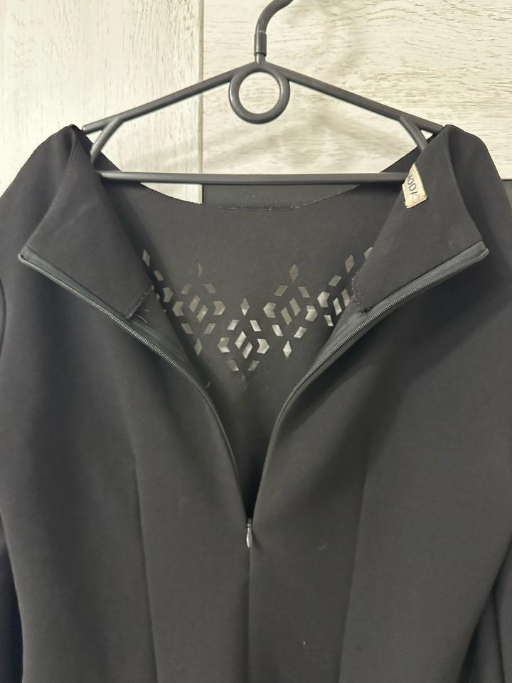 Черное платье