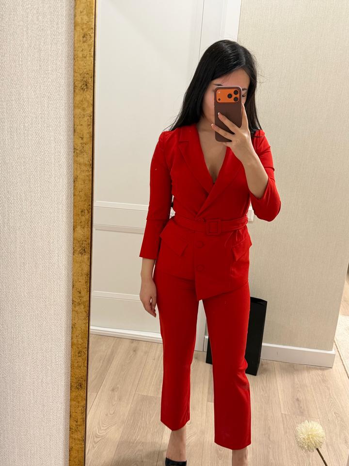 Красный брючный костюм Lichi