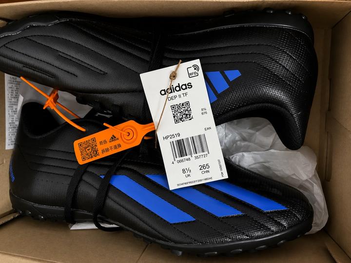 Бутсы кроссовки сороконожки adidas футбол