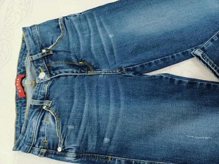 Джинсы Guess