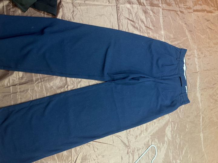 темно синие штаны Bershka