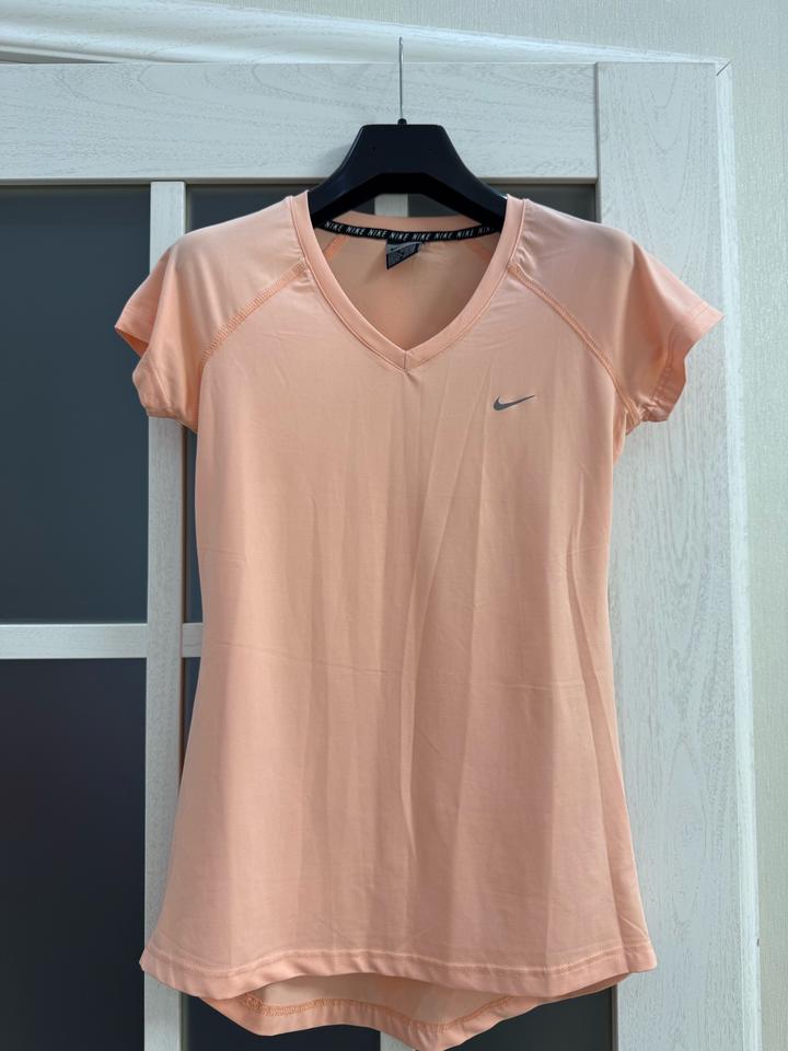 Футболка Nike