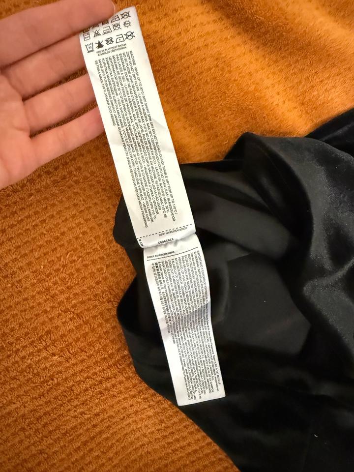 Велюровое платье Mango