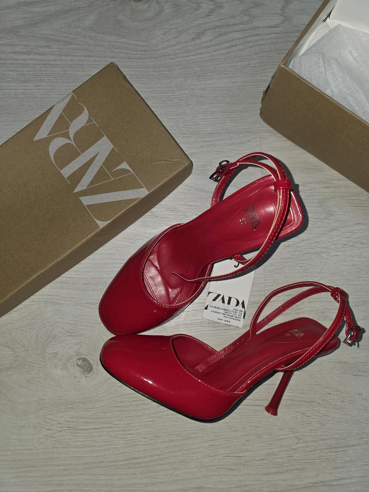 Босоножки Zara