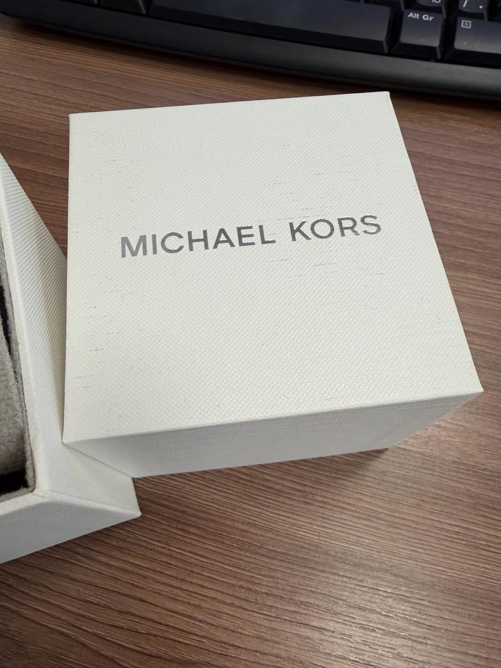 Часы Майкл Корс