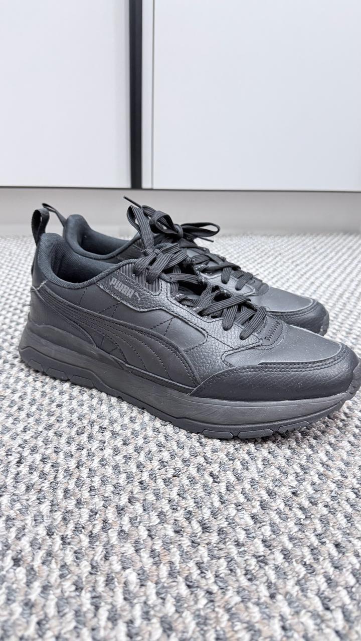 Черные кроссовки Puma