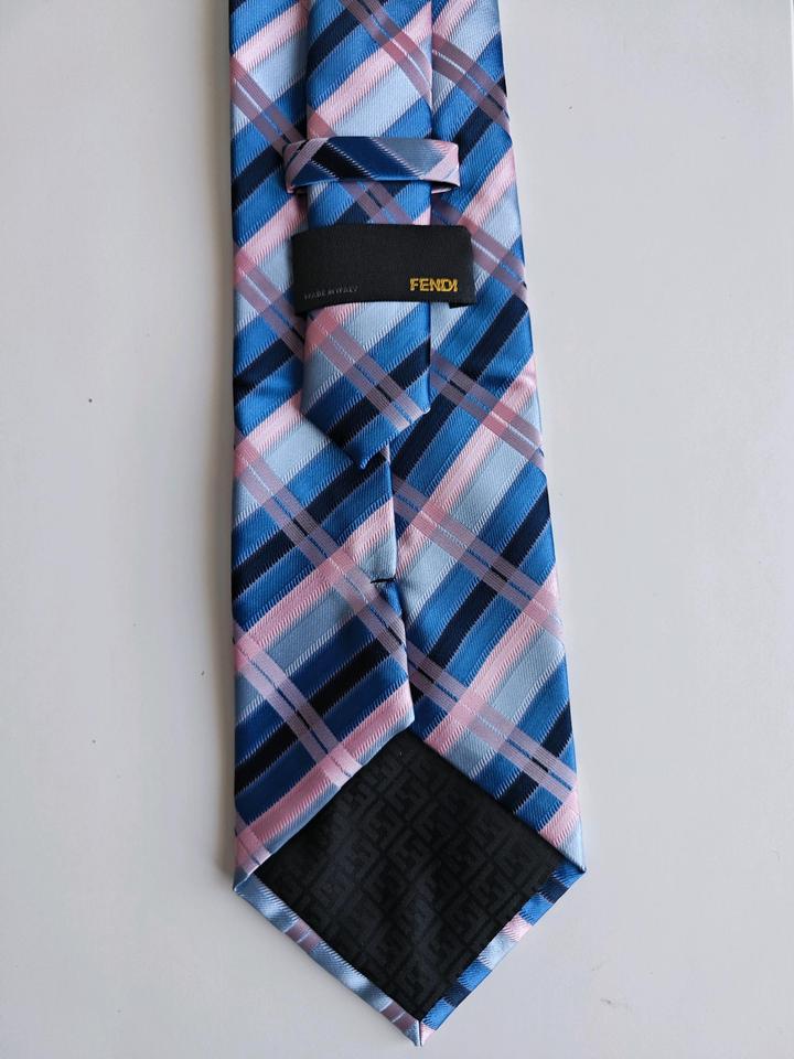 Шелковый галстук Fendi