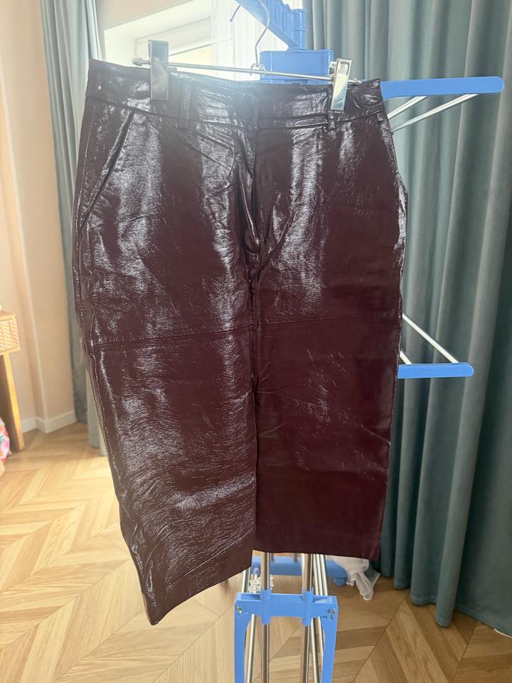 Лаковая юбка Mango