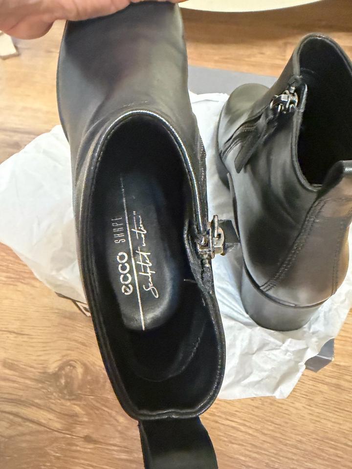 Женские полусапожки ECCO Shape Sculpted Motion 55