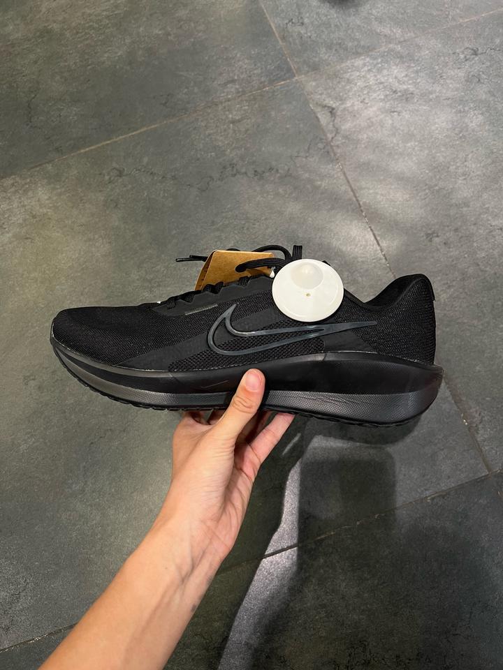 Кроссовки Nike