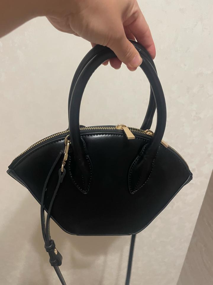 Черная сумка Zara