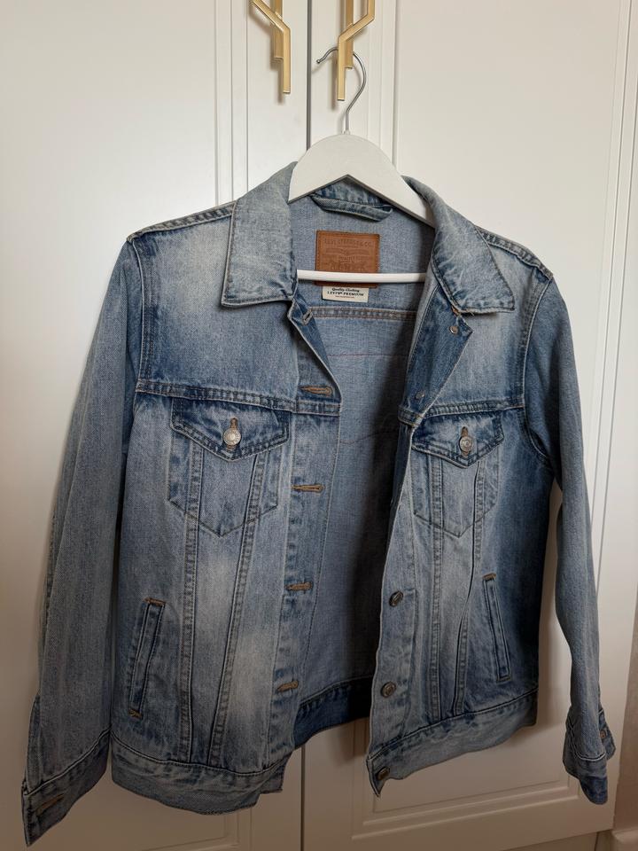 Levis джинсовка